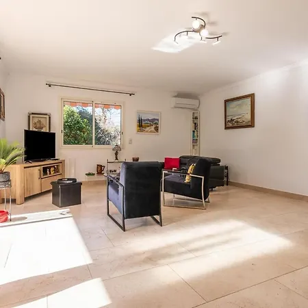 6 Pers A 150m De La Villa Saint-Raphael (Var)